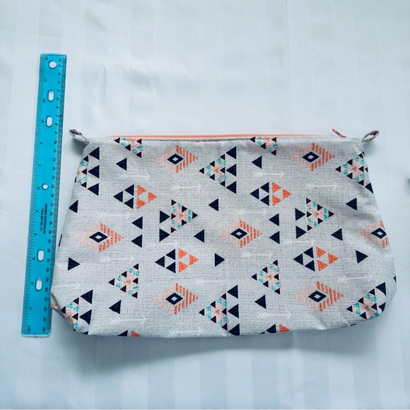 Geometric Patterned Pouch Set - Picture 6 of 8
